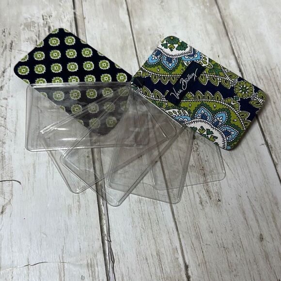 Vera Bradley Retired Rhythm and Blues Pattern Credit Card Holder Blue Green - Picture 4 of 4